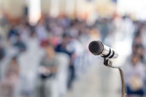 Dai valore alle tue parole: scopri i benefici di un corso di public speaking
